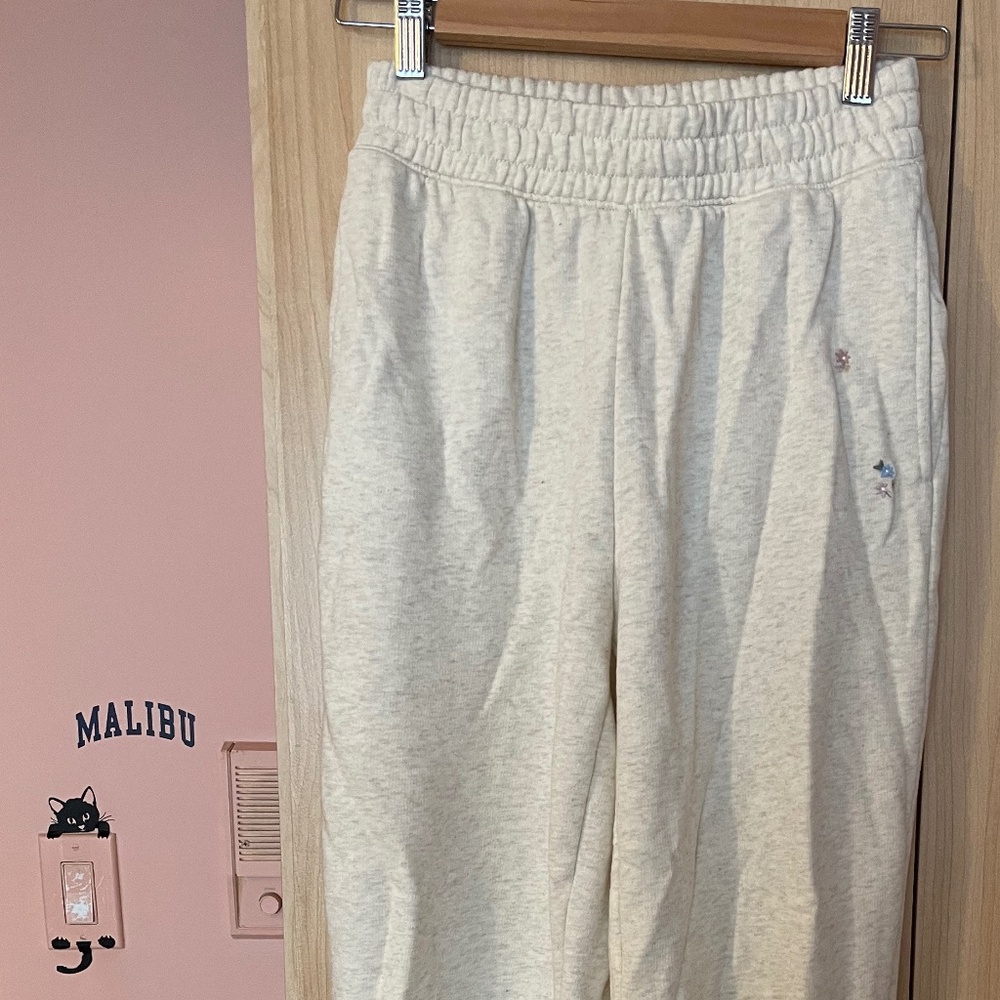 American Eagle Light Cream Sweatpants XS